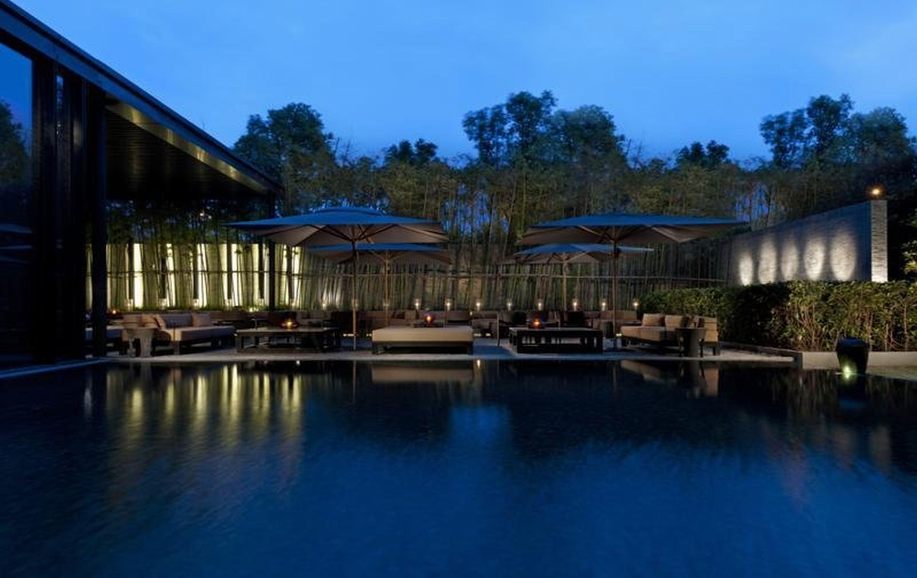 โรงแรม The Puli And 5*