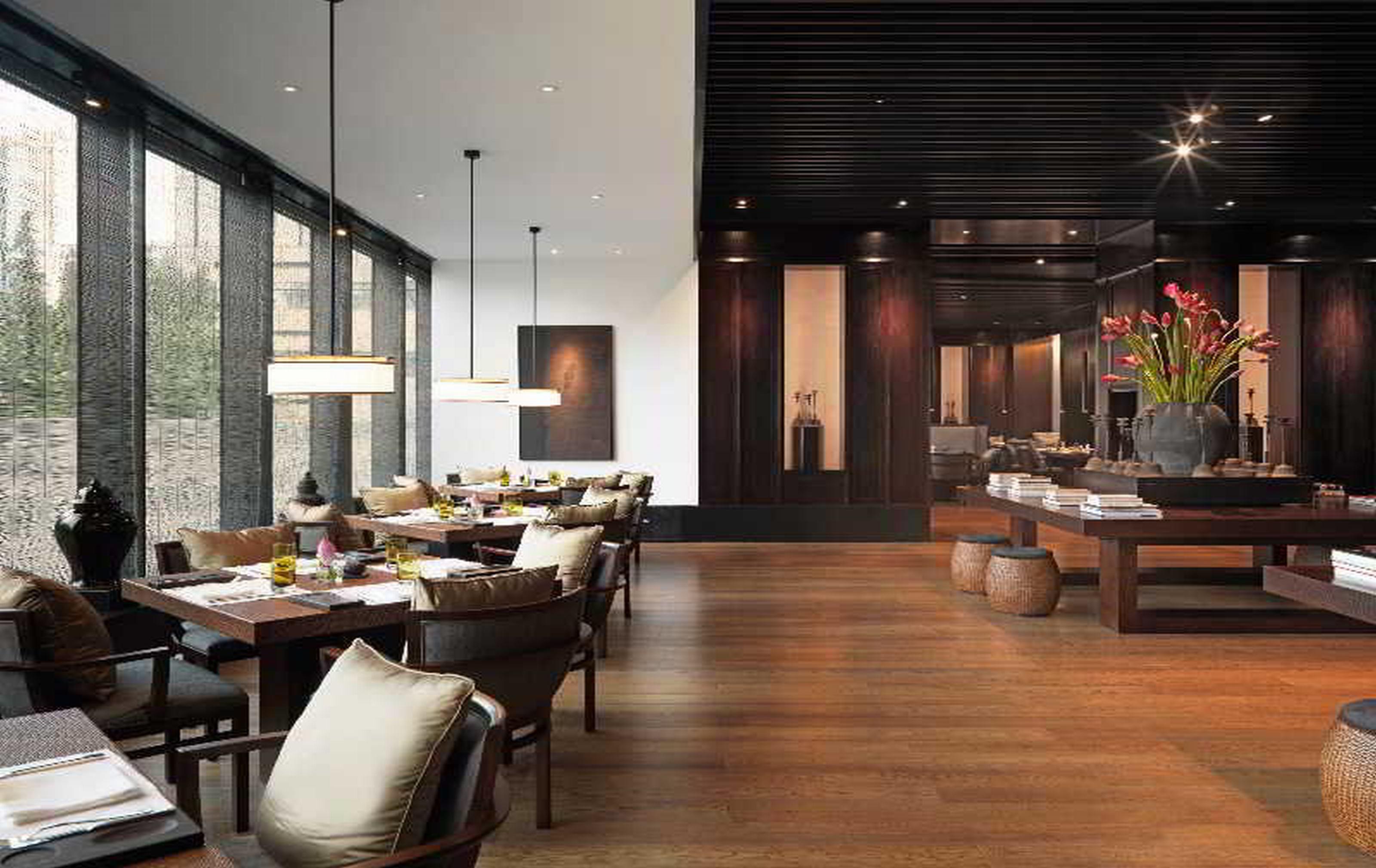 โรงแรม The Puli And 5*